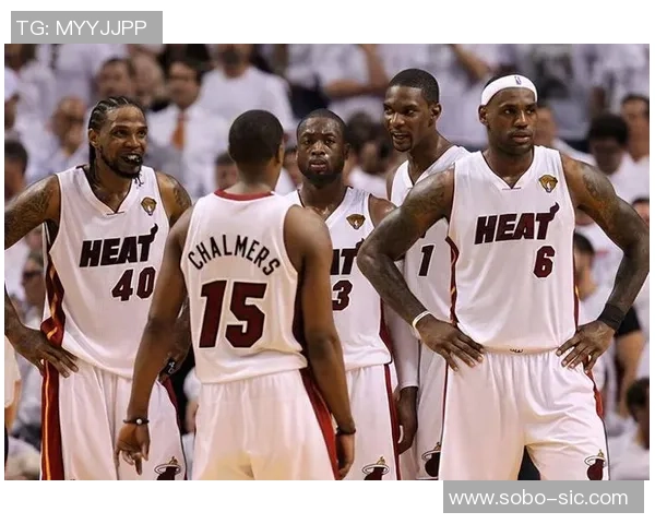 2006年NBA总决赛热火与小牛的激烈对决与历史意义解析